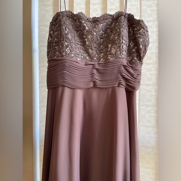 Cachet two-piece women’s gown, lace jacket women’s size 14. Gently used. - Picture 8 of 11